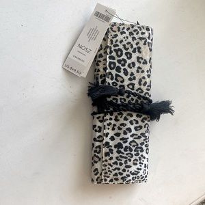 NWT Chicos jewelry roll